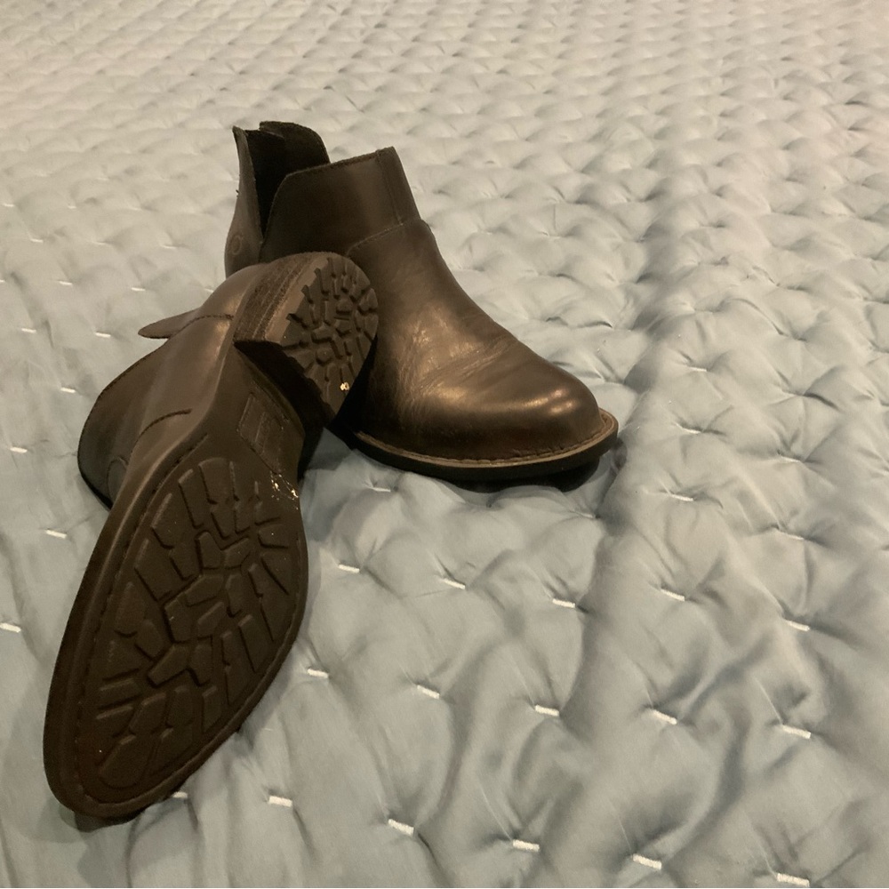 Born Black Ankle Boots with Leather Sole and Elastic Panels